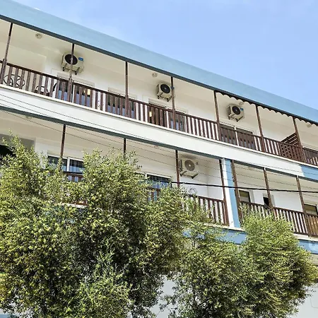 Sunshine Apartment, 150m From Chabad Lubavitch شقة لارنكا